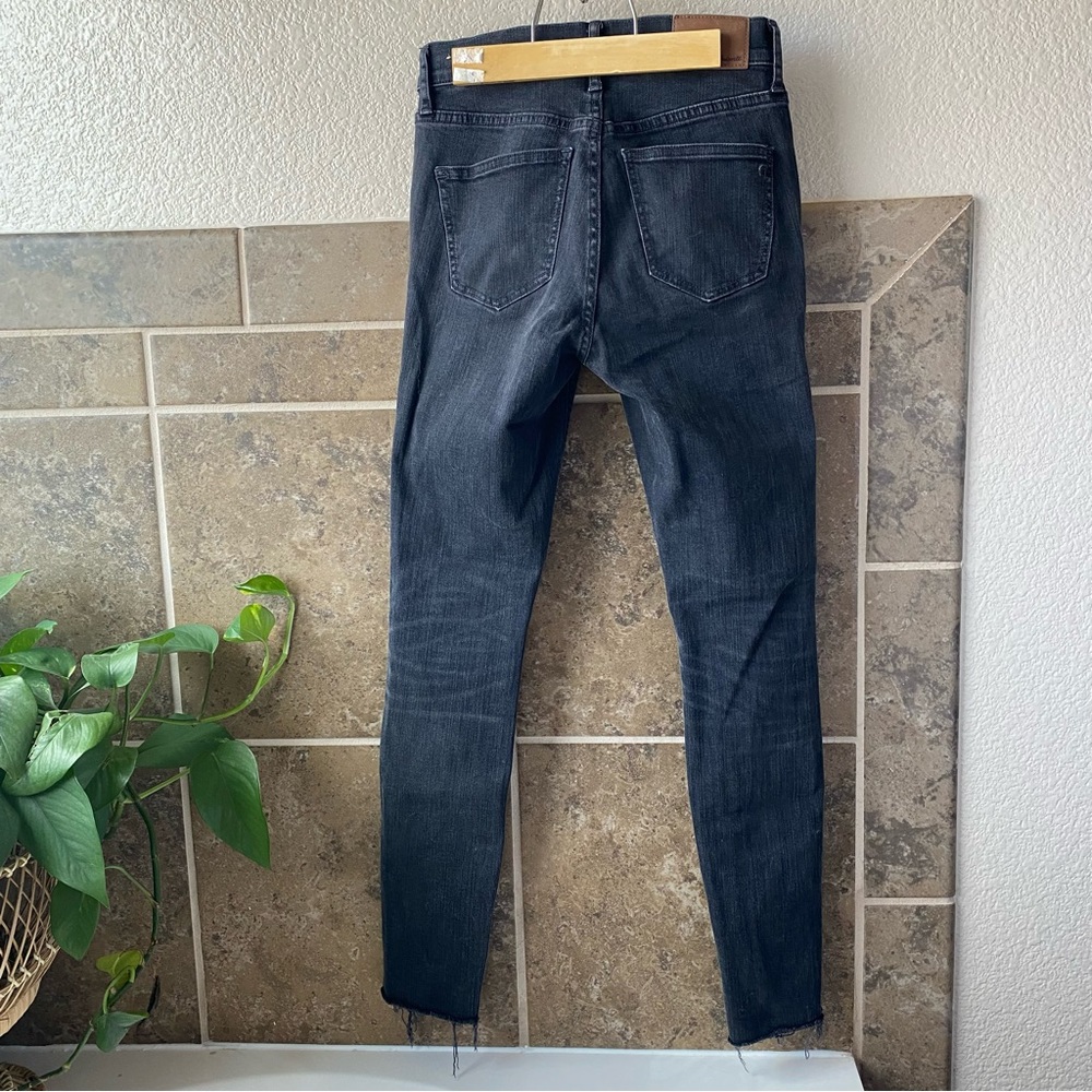 Madewell 9” high-rise skinny jeans in Black Sea, size 25 - Picture 5 of 11